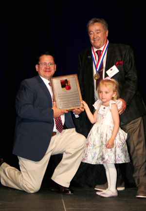 Schweiss-HOF-Plaque-Presentation